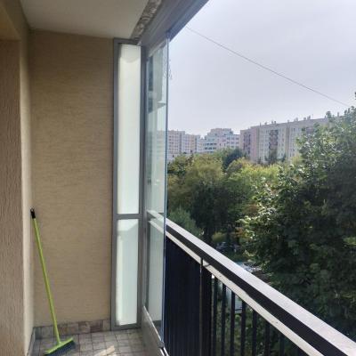 Zabudowa balkonu Warszawa Bemowo ul. Rozłogi. 3